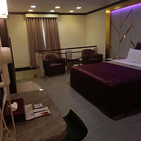 Xin Yuan Motel Taichung Eksteriør bilde