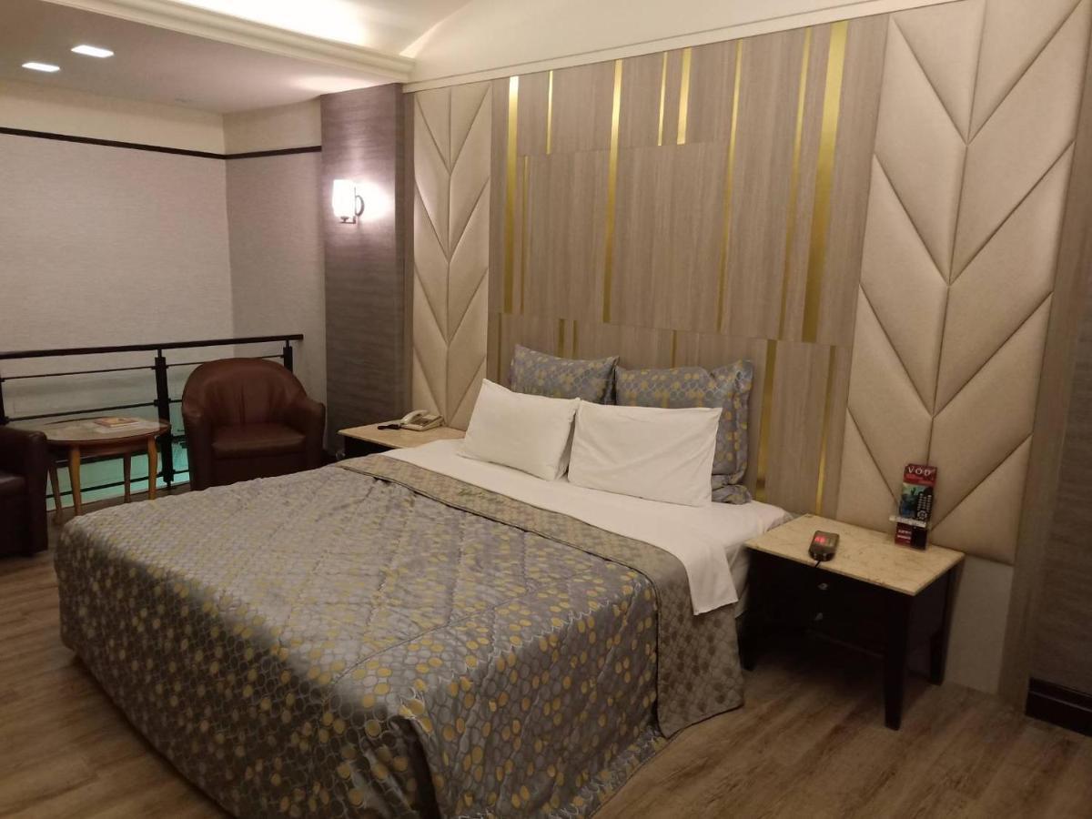 Xin Yuan Motel Taichung Eksteriør bilde